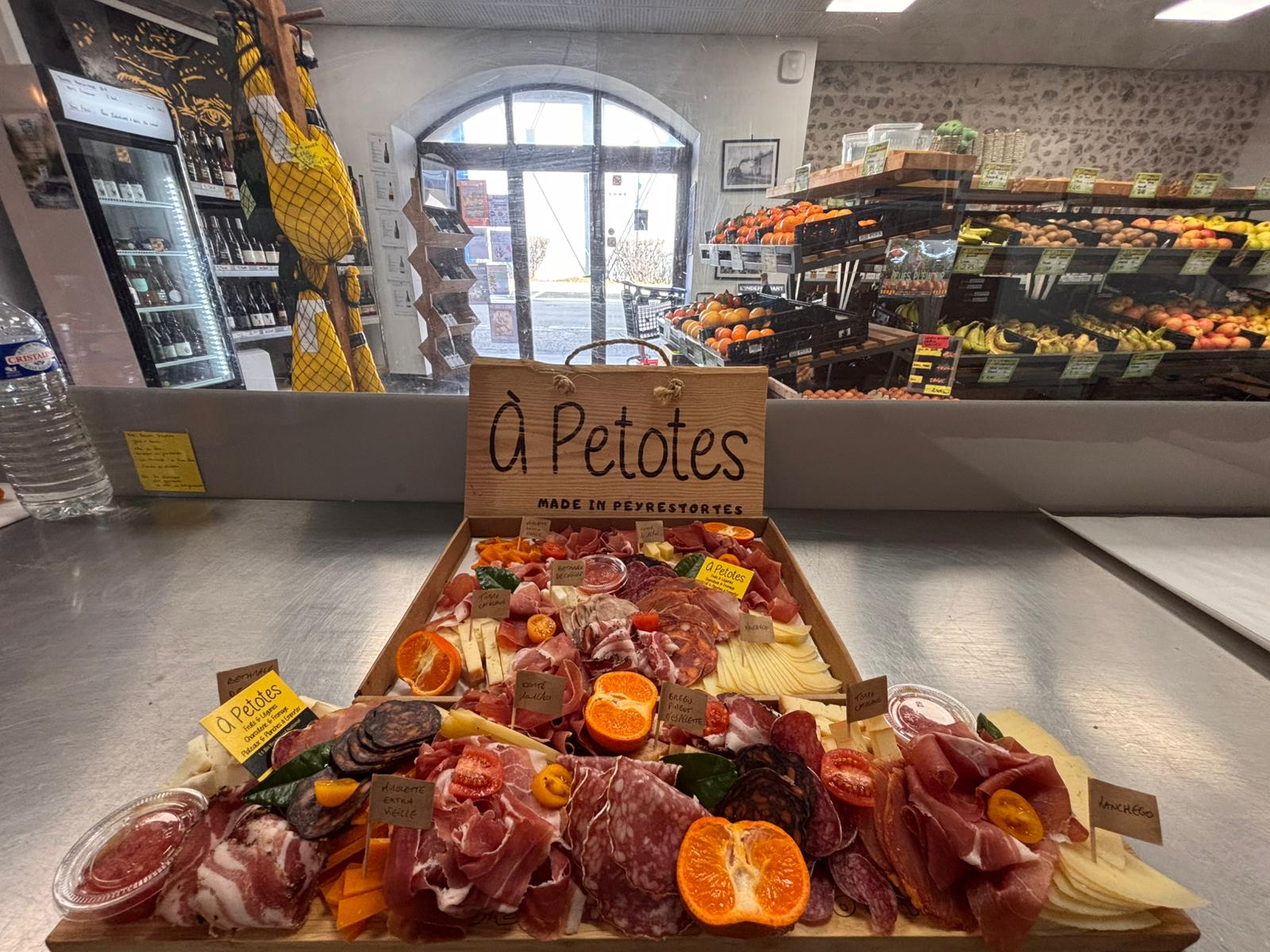 CHARCUT' FORMULE CLASSIQUE. PLATEAU/PLANCHE